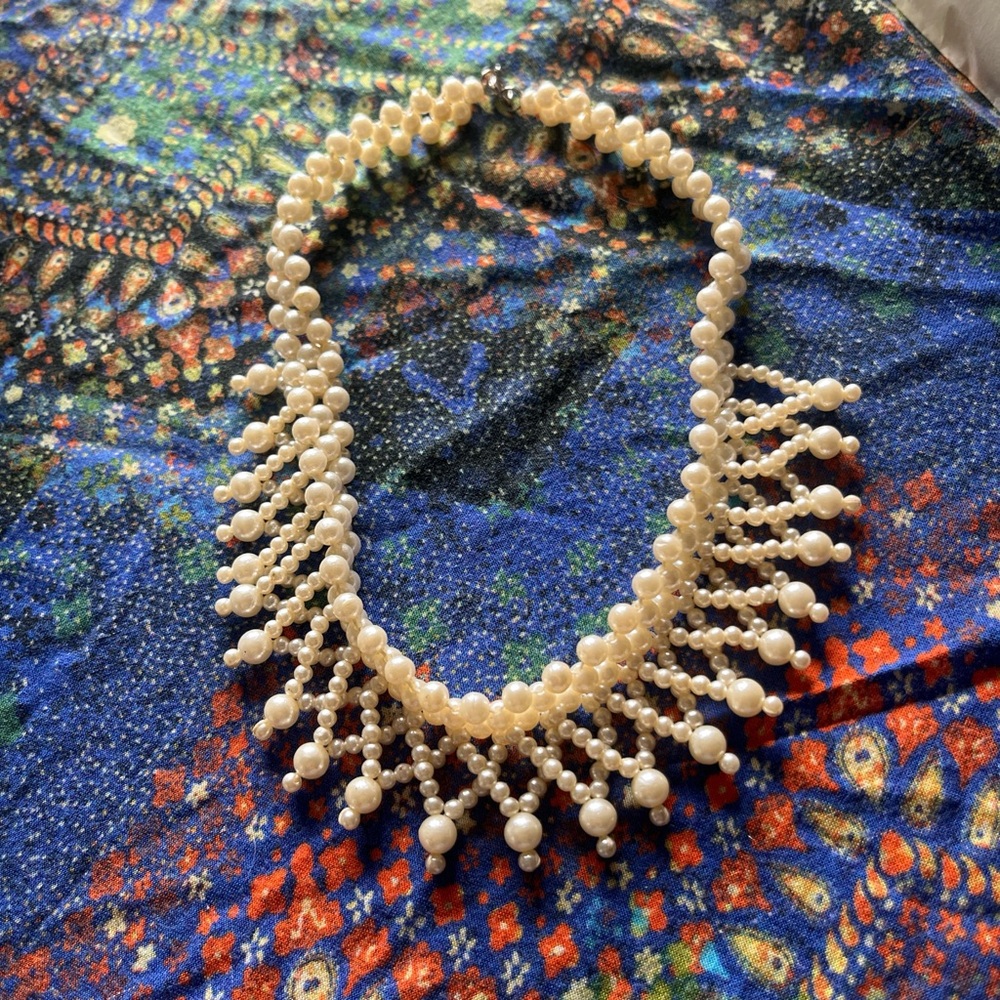 Elegant Cream Pearl choker